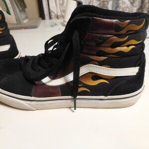 Youth Vans "off the wall" Skateboard style shoes   Sz 7